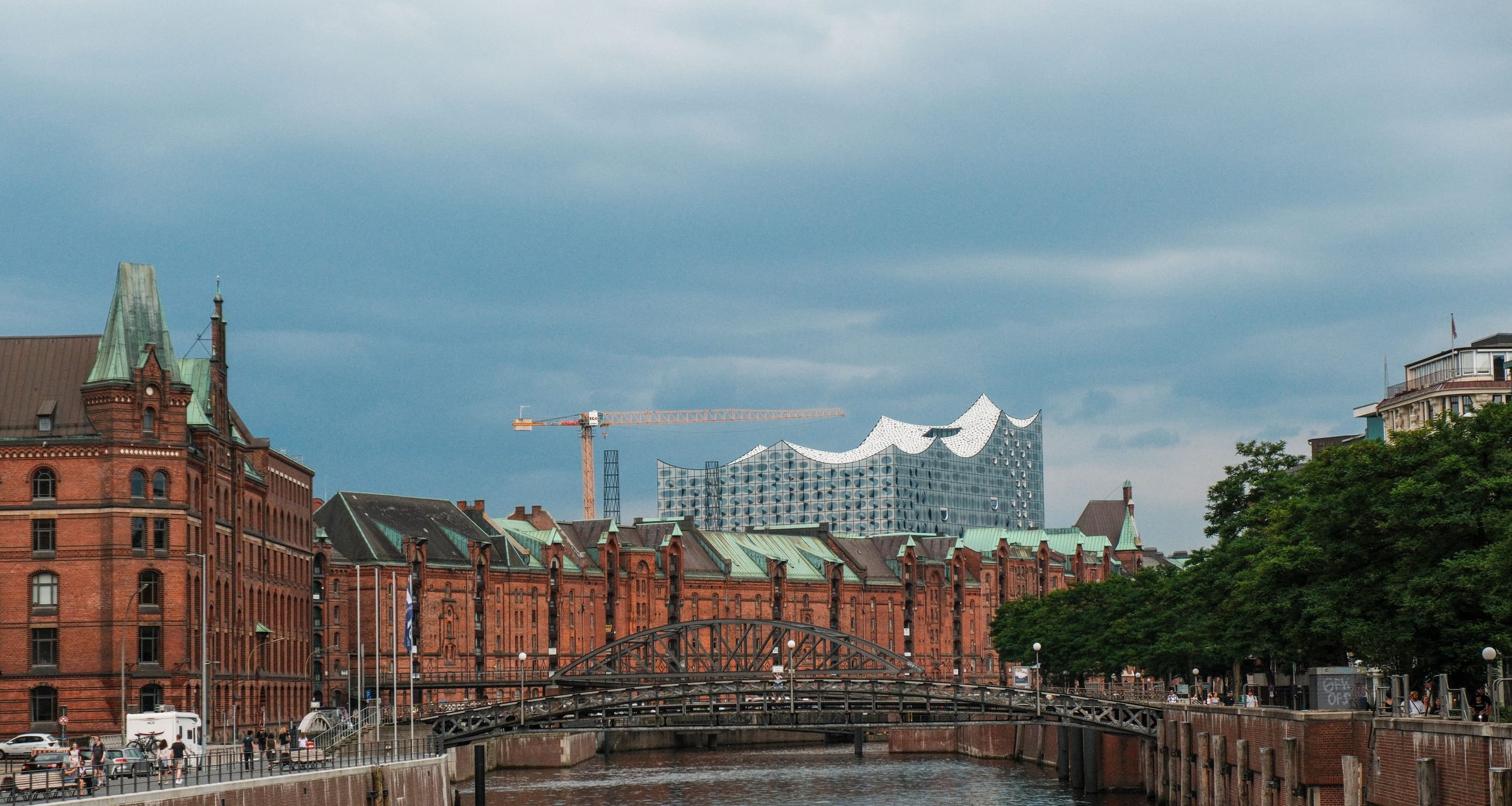 Özel – Bau & Sohn — Fassaden- und Mauerwerksarbeiten in Hamburg